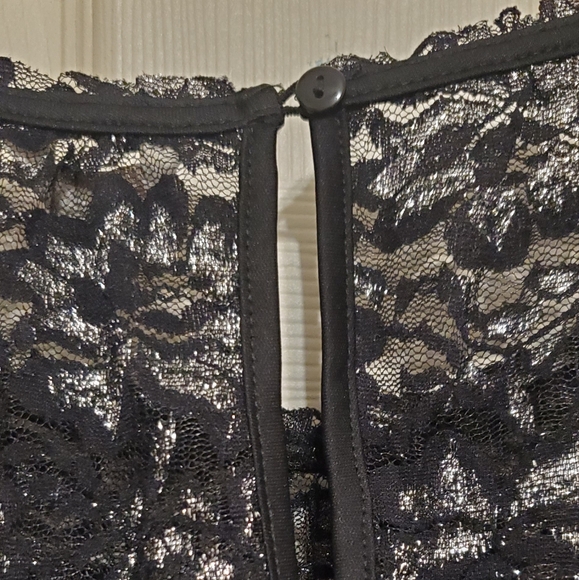 NWT C. EST. 1946 Plus Black and Silver Sheer Lace Blouse. Size 16-18 W - Picture 6 of 13